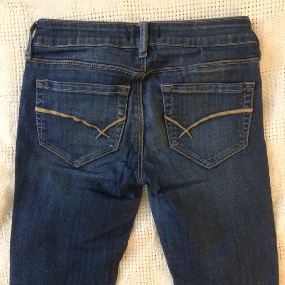 Medium wash skinny jeans - Picture 6 of 6